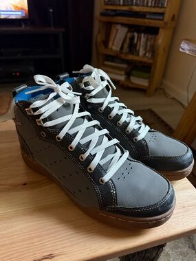 Men's waterproof Forsake sneakers size 10
